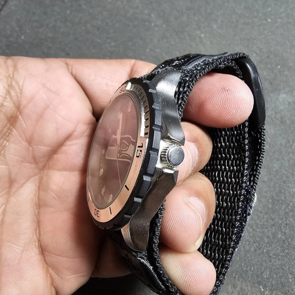 Game Time Seattle Seahawks Mens Quartz Watch Silver Tone Working Nato Strapshows - Picture 4 of 11